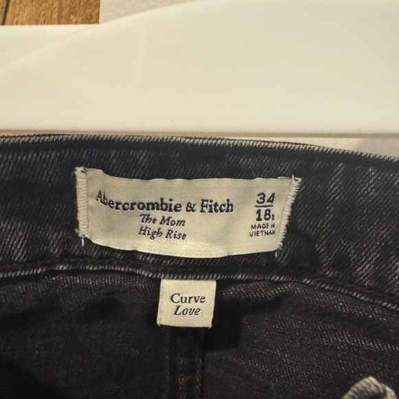 Abercrombie & Fitch Curve Love High Rise Mom Jean, plus size 18 - Picture 5 of 5
